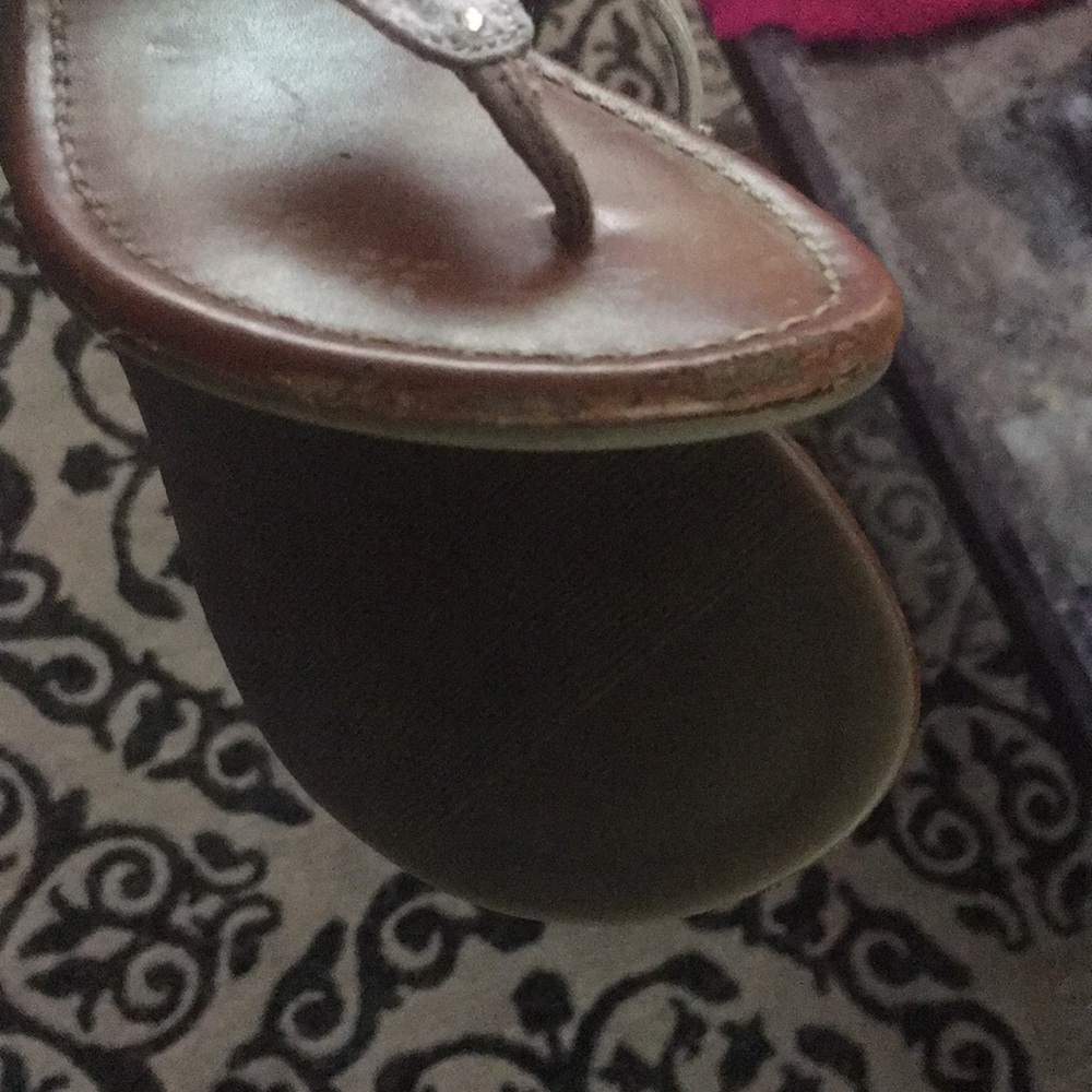 2 pairs girls sandals - Picture 2 of 2